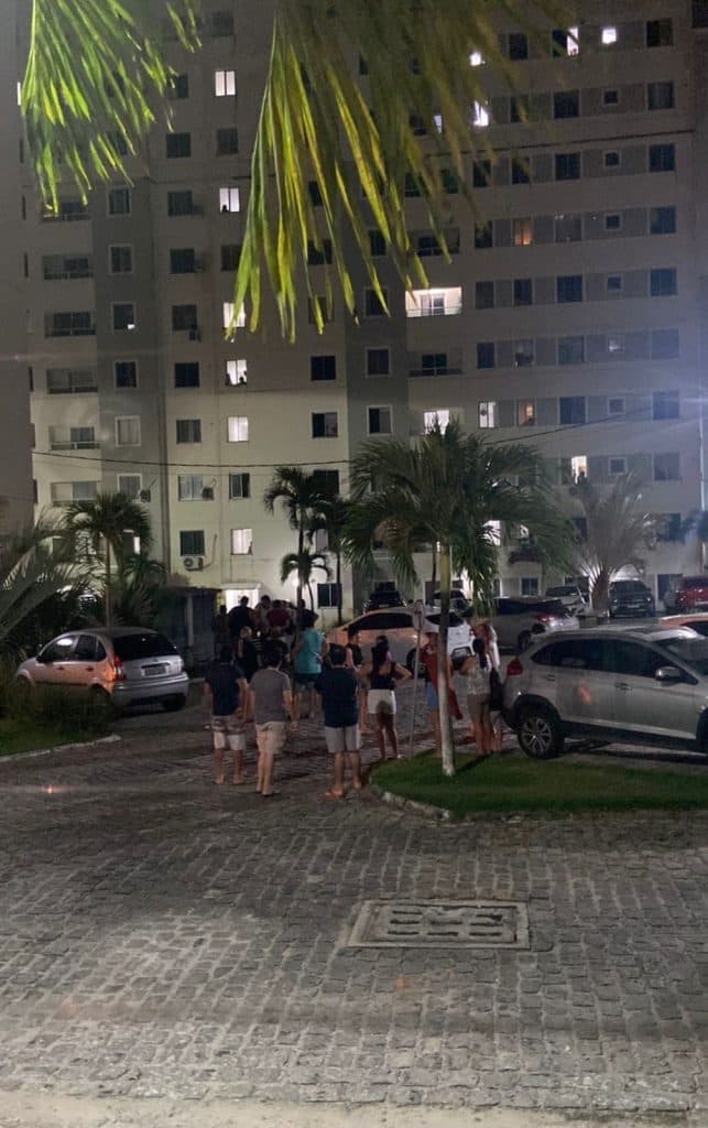 FOTO E VÍDEO: Barraco em condomínio na Maria Lacerda acaba com chegada da polícia