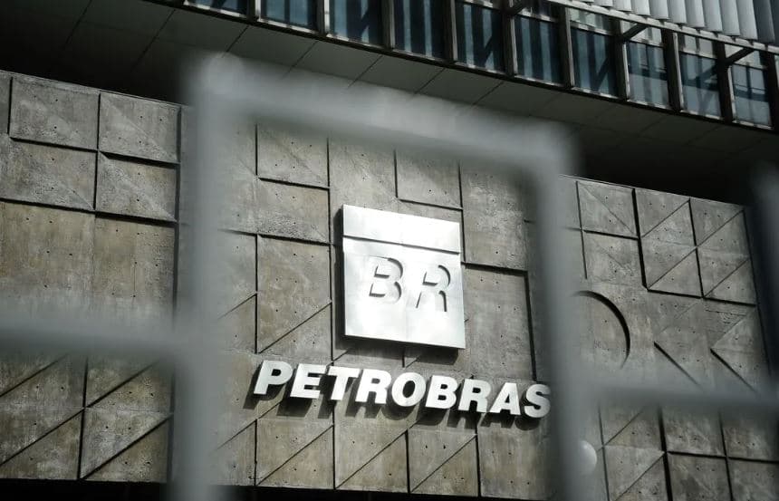 Comissão que fiscaliza mercado financeiro abre processo contra Petrobras após presidente sair