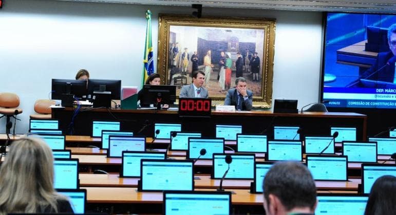 Comissão da Câmara aprova projeto que impede aposentadoria compulsória como punição a juízes