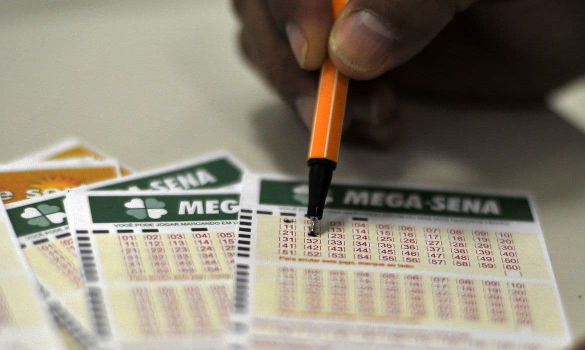 Mega-Sena acumulada pode pagar R$ 60 milhões neste sábado (18)
