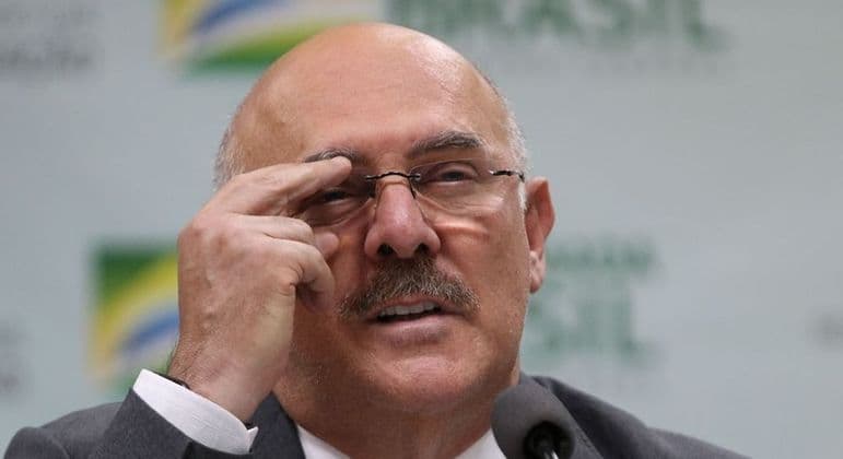 Em ofício a desembargador, juiz afirma que, solto, Milton Ribeiro pode interferir nas investigações