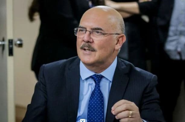 Ex-ministro Milton Ribeiro dormirá em carceragem da PF e terá audiência de custódia em São Paulo