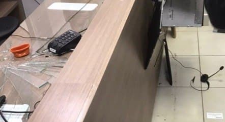[VÍDEO] SURTO: Marido destrói clínica após mulher se queixar de dor no dente