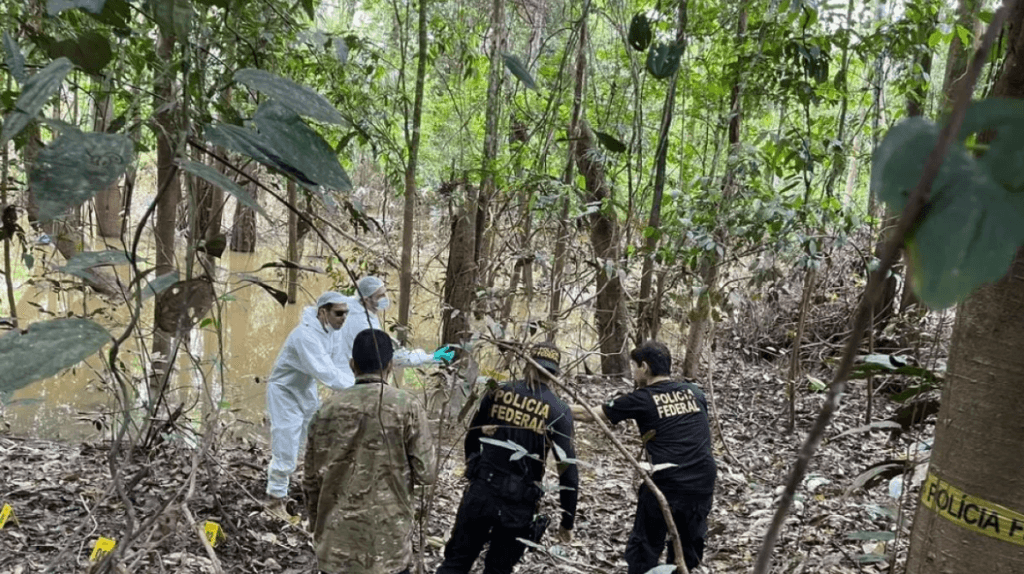 Polícia Federal faz buscas por terceiro suspeito de envolvimento nas mortes de Bruno e Dom