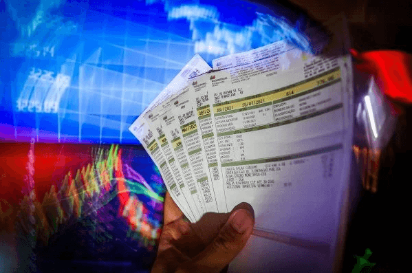 Conta de luz: Aneel anuncia alta de até 64% nas bandeiras tarifárias