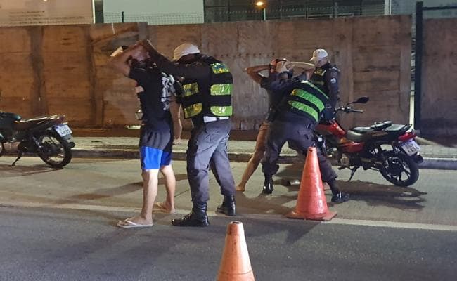 LEI SECA: PM recupera veículo roubado, apreende cocaína e autua 15 motoristas por embriaguez em Natal