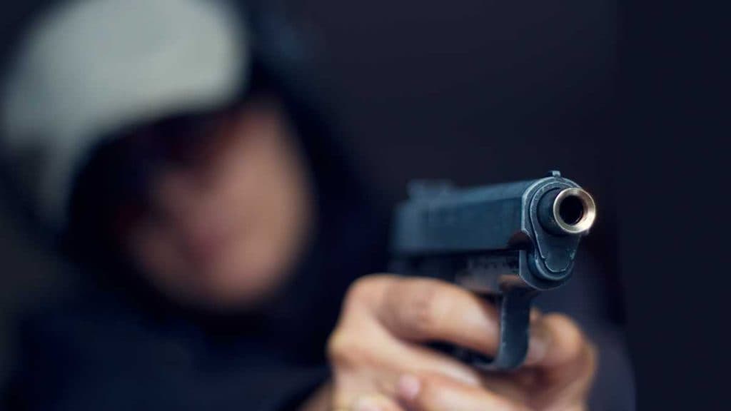 Sargento da polícia é baleado e a esposa assassinada durante tentativa de assalto em Camurupim