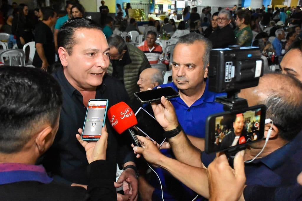 Ezequiel recebe Rogério na última noite do Pavilhão de Sant'Ana, em Currais Novos