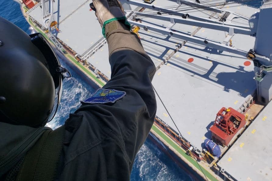 Homem com suspeita de AVC a bordo de navio é resgatado por Esquadrão da Base Aérea de Natal