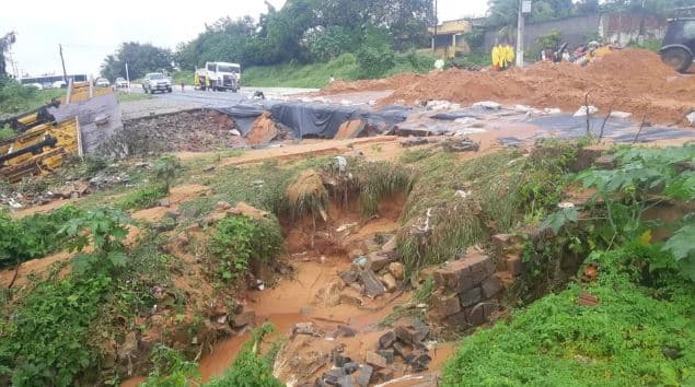 Após cratera se abrir, trecho da BR-226 em Natal é interditado por tempo indeterminado