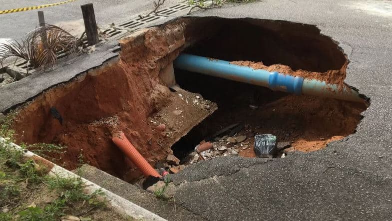 Após 13 dias, cratera causada por vazamento segue aberta em Capim Macio
