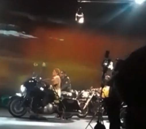 Rede Globo nega autoria de vídeo que simula atentado contra Bolsonaro