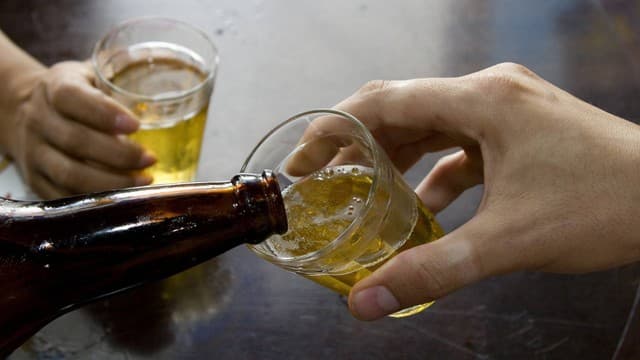 Cerveja deve ficar mais cara nos bares e restaurantes em agosto