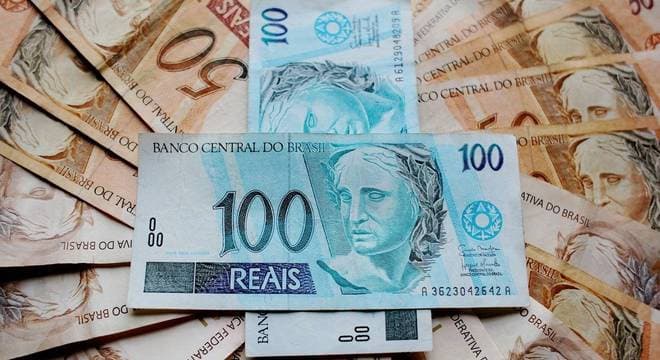 PT, com R$ 8,6 milhões, e PSD, com R$ 5,2 milhões, lideram doações recebidas por pessoas físicas