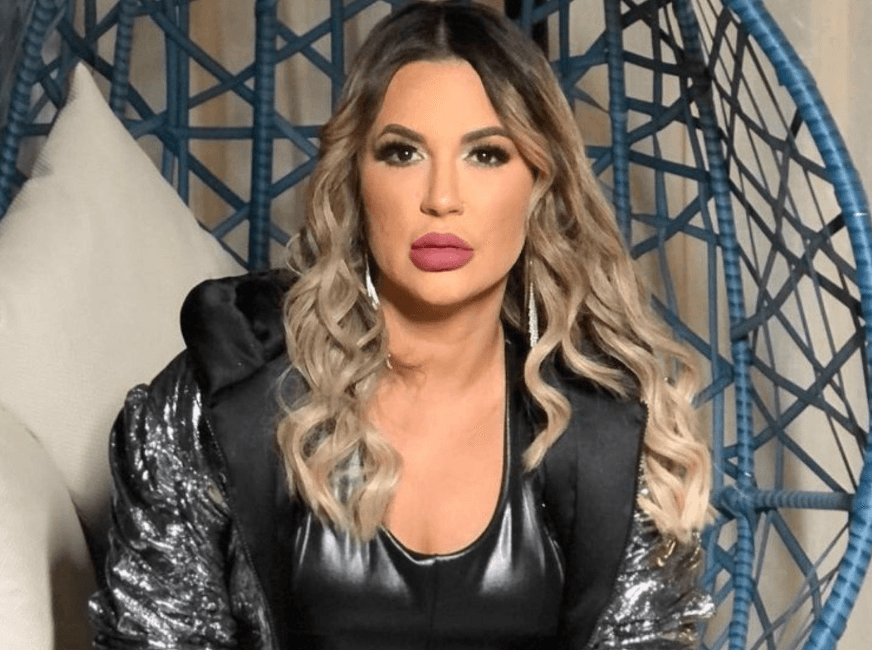 Deolane brinca sobre apreensão e pede carro à polícia: ‘Pelo menos um'