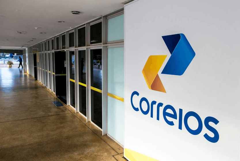 Funcionário dos Correios mata colega após briga por capacete