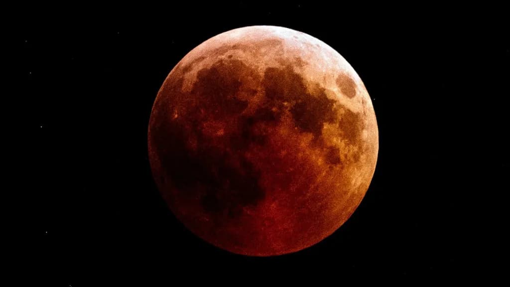 Última superlua do ano ilumina o céu do Brasil nesta quinta (11)