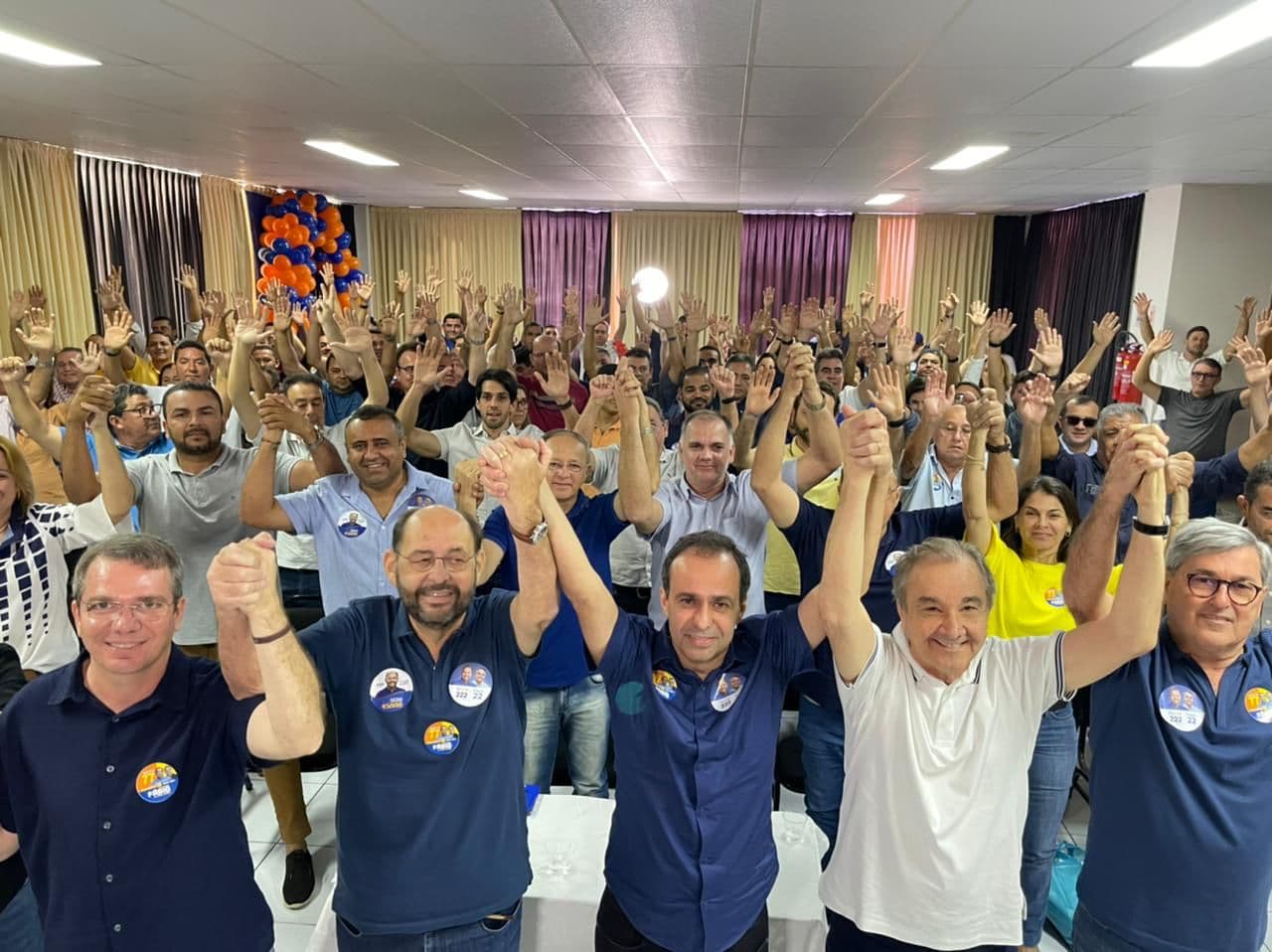 Vamos às ruas!”, anunciam 60 prefeitos, em reunião de campanha com Fábio Dantas