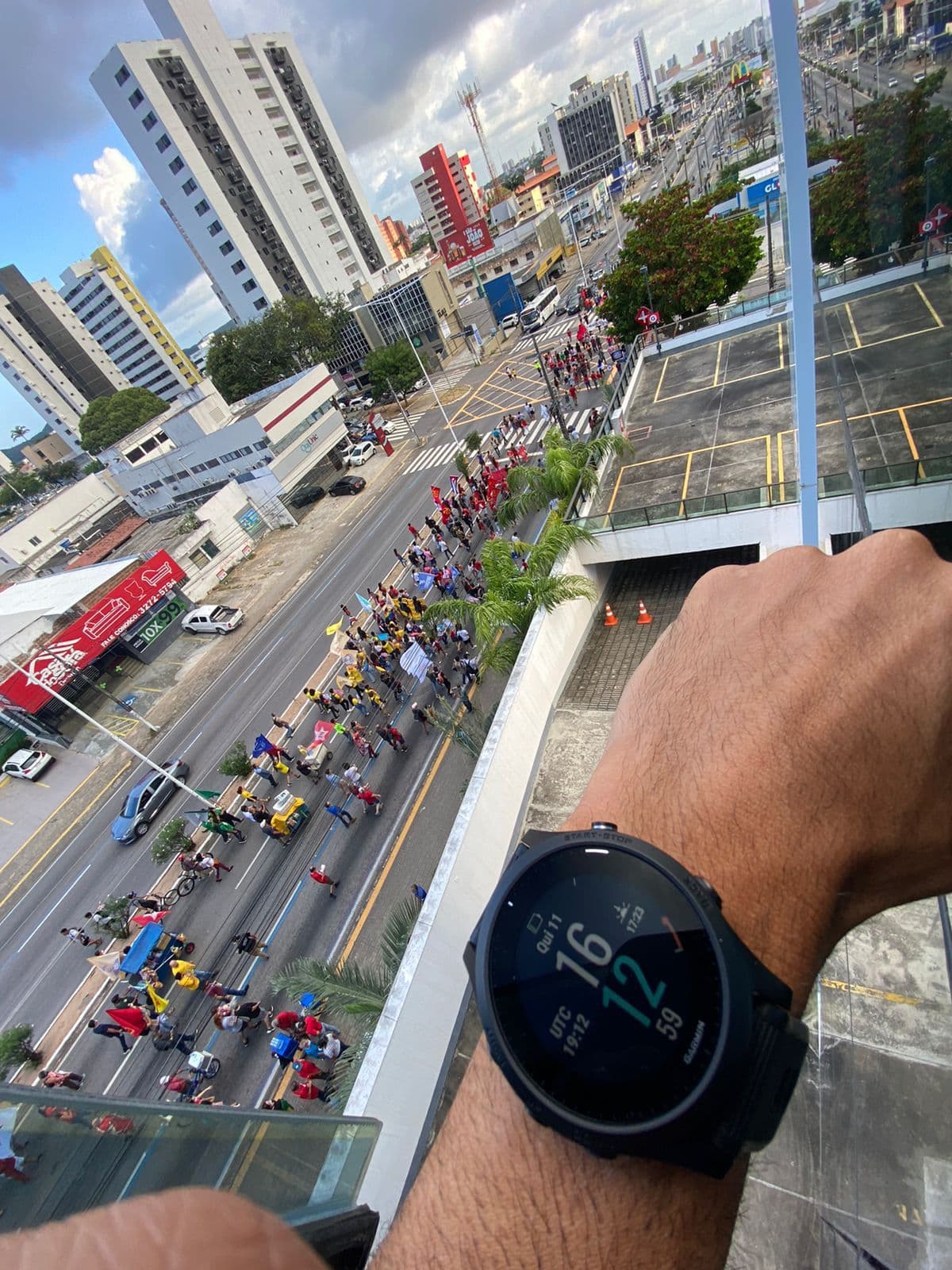 FOTO: Veja a "multidão' que participa de um protesto organizado pela CUT