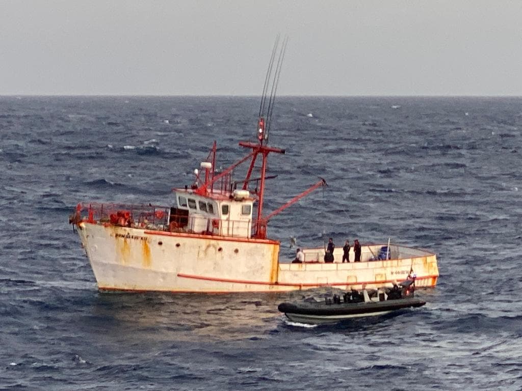 FOTOS: Polícia Federal apreende 1,2 tonelada de cocaína em embarcação pesqueira no Ceará