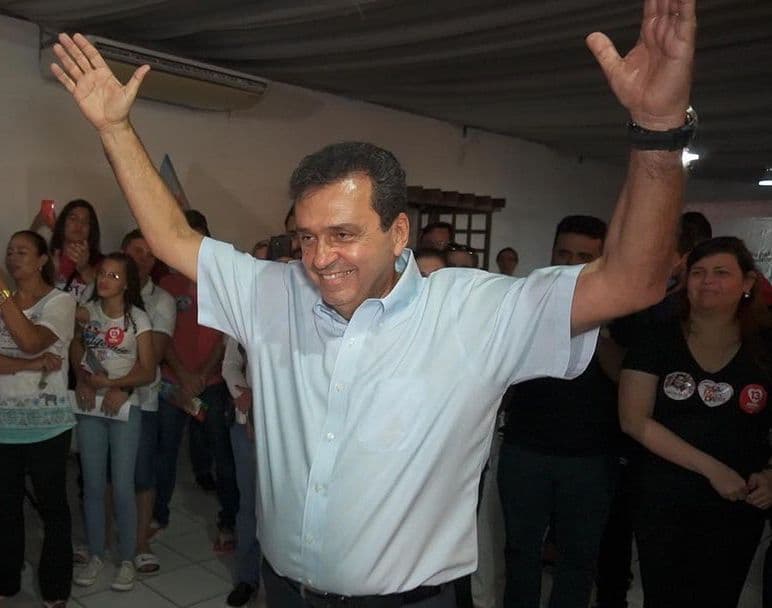 EDITORIAL: Carlos Eduardo, o autodestruidor