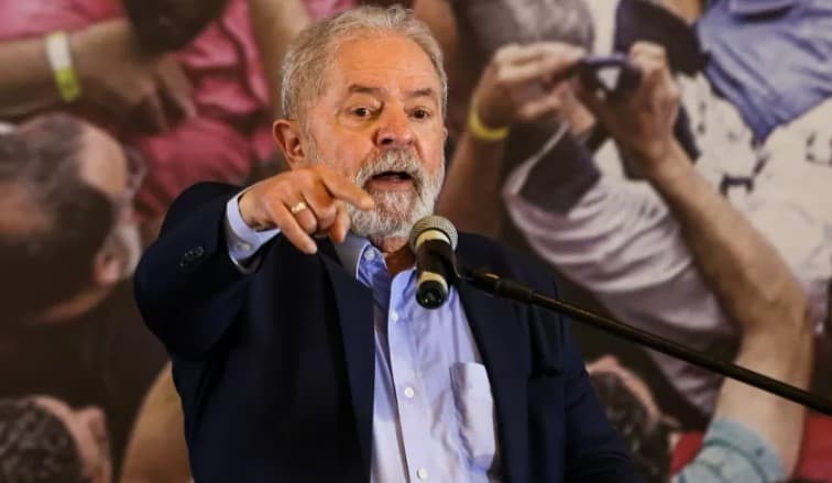 Lula defende que bancos públicos sejam enquadrados e reduzam lucro