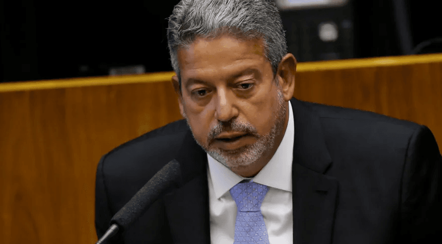 Ex-esposa de Arthur Lira vai à Justiça para impedir a candidatura dele à Câmara