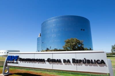 PGR diz ao STF ser contra investigar Bolsonaro pela gestão da pandemia