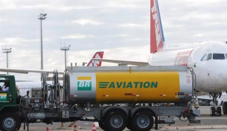 Petrobras reduz preços de venda de querosene de aviação em 10,4%