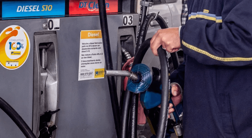 Preço da gasolina cai 8% após 3 últimas reduções da Petrobras, mostra pesquisa