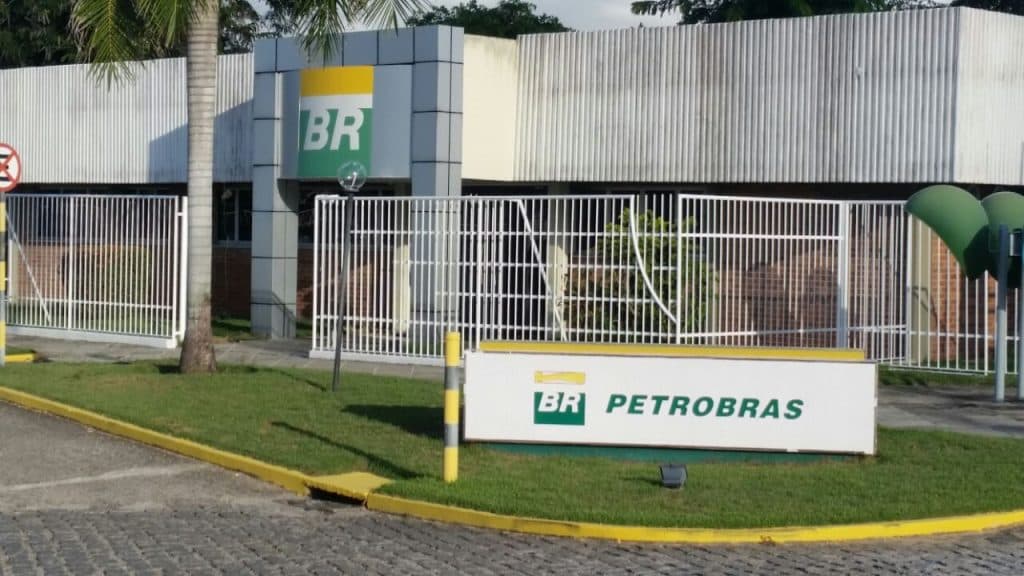 Petrobras deve transferir ou desligar pelo menos 550 funcionários no RN