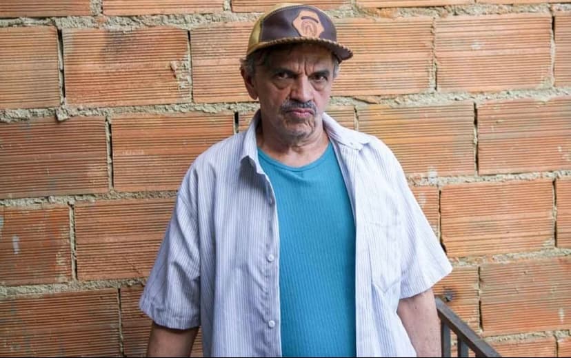 José Dumont: “Pornografia infantil é preparação para novela da Globo”