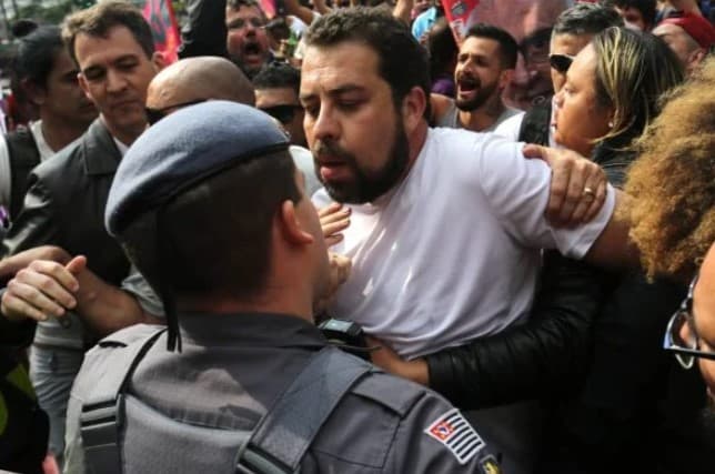 VÍDEO: Militante do MBL acusa Boulos de agressão e PM tenta prendê-lo em SP; Político nega acusações