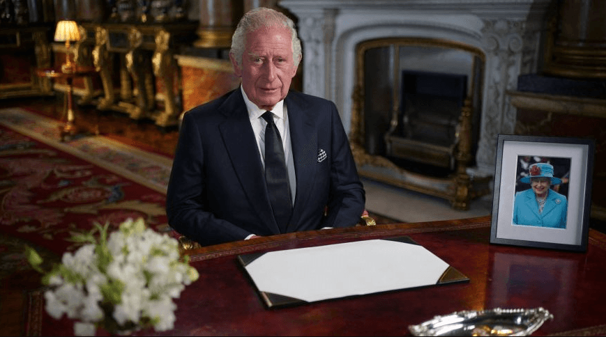 Charles III é oficialmente proclamado rei em cerimônia em Londres