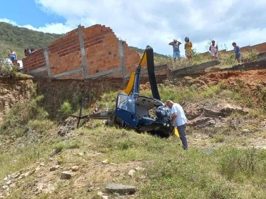 Helicóptero com deputado federal cai na Bahia