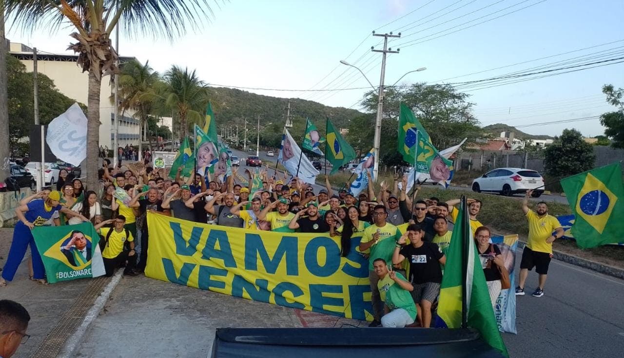 VÍDEO E FOTO: Alunos se unem e Bolsonaro Day ocorre nos arredores da UFRN