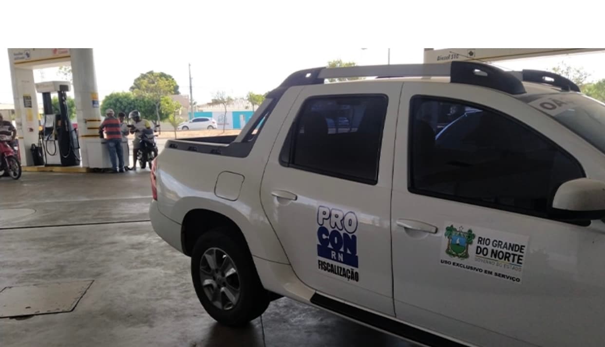 Procon realiza operação de fiscalização nos postos de Mossoró após aumento repentino da gasolina