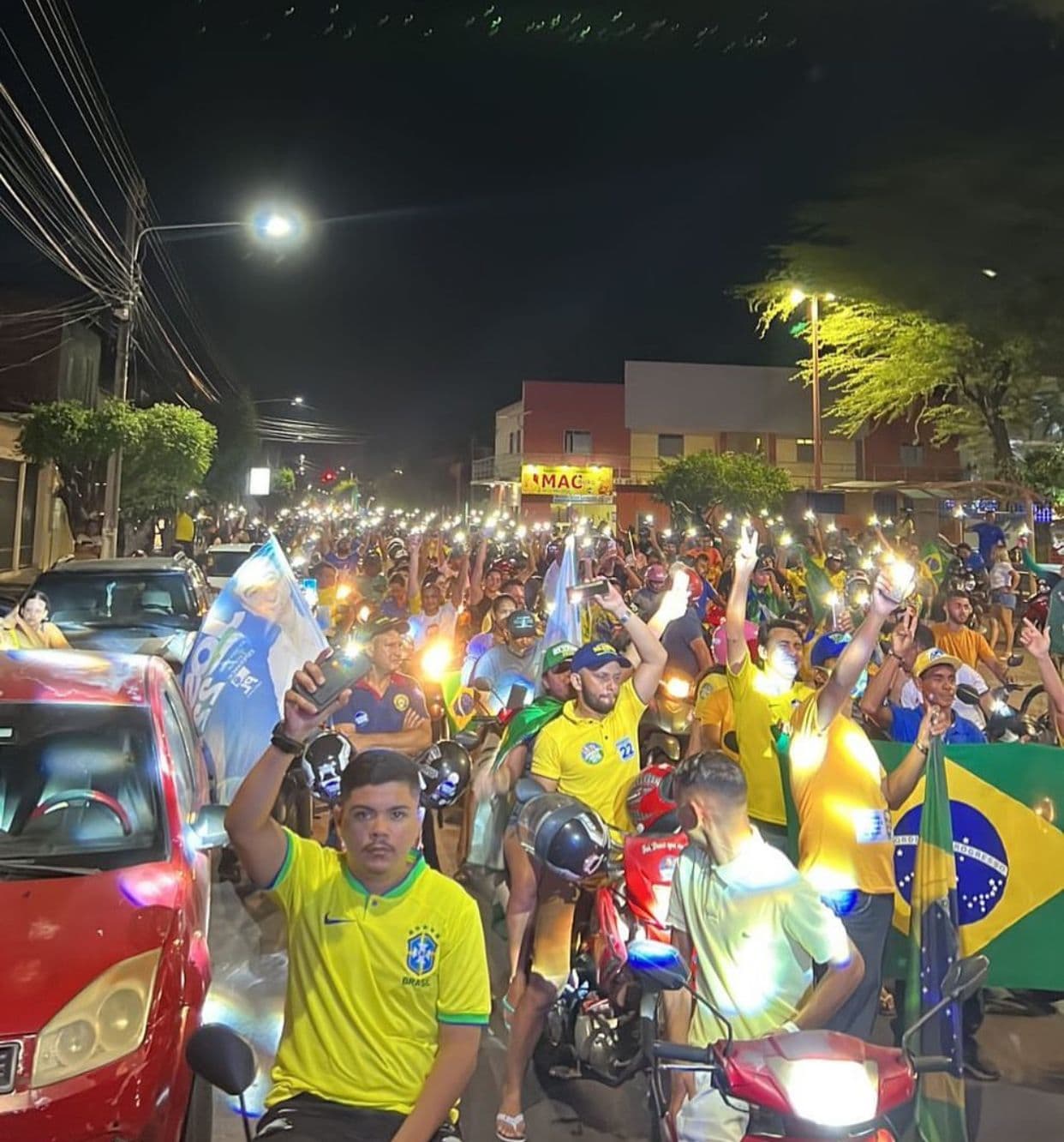 ‘Mossoró é 22' era o que dizia quem acompanhava a carreta pró-Bolsonaro na sexta-feira