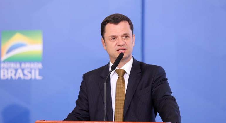 Ministro da Justiça pede que PF investigue institutos de pesquisas