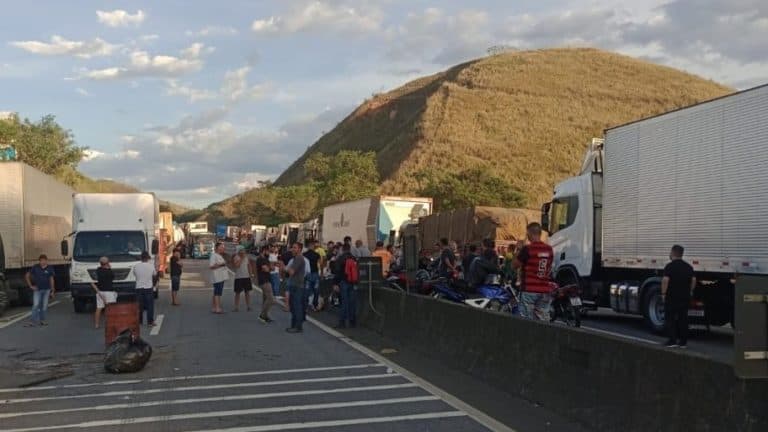 Em relatório, PRF aponta 111 pontos de manifestações em rodovias