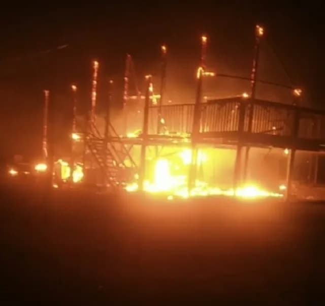 Restaurante é destruído por incêndio em praia do Oeste potiguar