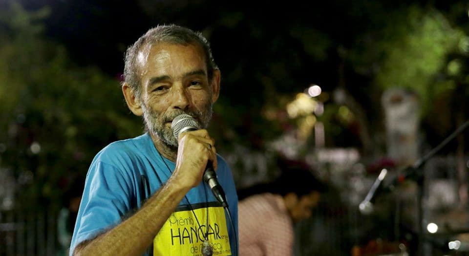 Compositor Romildo Soares é encontrado morto em Natal, sentado na calçada da antiga C&A e em situação de abandono