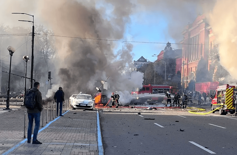 [VÍDEO] Kiev volta a ser alvo: bombardeios atingem capital e outras cidades da Ucrânia