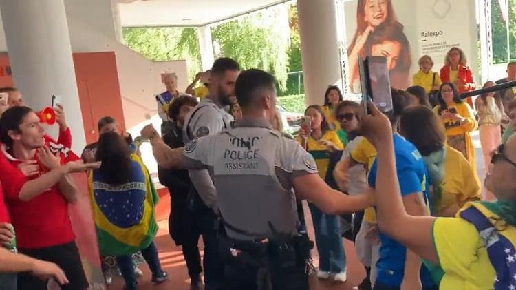 VÍDEO: Polícia na Suíça precisa intervir e separar eleitores brasileiros