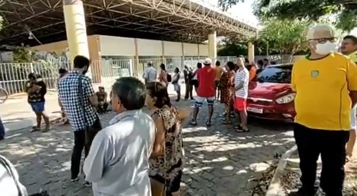 Eleitores chegam com até duas horas de antecedência para votar no RN
