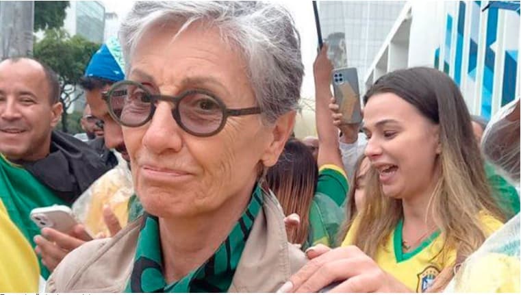 VÍDEO: Atriz da Globo participa de manifestação por intervenção militar
