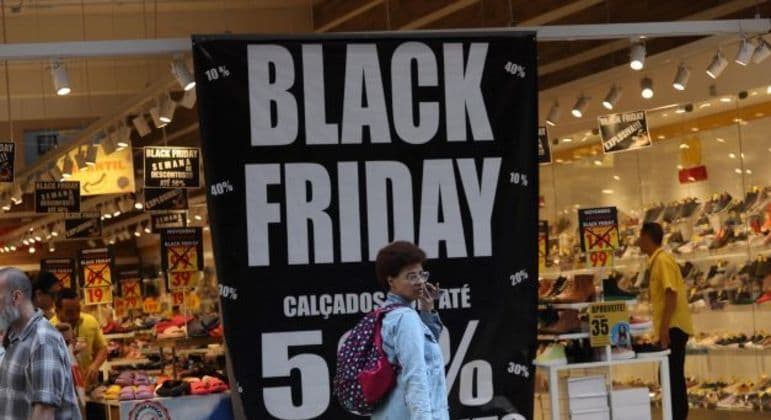 Em meio à Copa do Mundo, comércio estima venda recorde nesta Black Friday: R$ 4,2 bilhões
