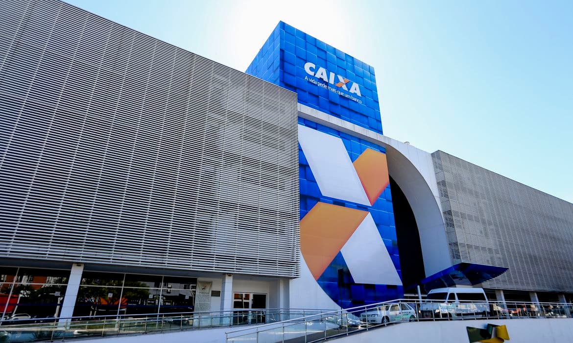 Caixa suspende oferta de consignado do Auxílio Brasil até dia 14