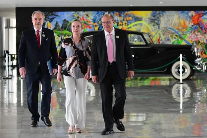 Equipe de transição terá até 50 cargos com salários de até R$ 17 mil
