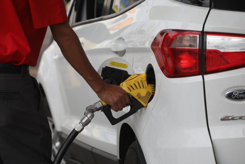 Gasolina sobe 1,4% e tem alta pela quarta semana consecutiva, aponta pesquisa da ANP